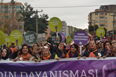 25 Kasım: Bursa'da kadınlar sokakta