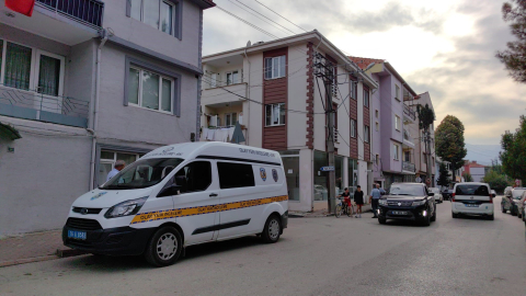 Bursa'da 3. kattan düşen 2 yaşındaki çocuk ağır yaralandı  