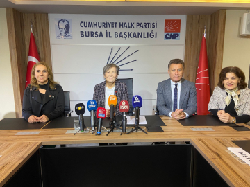 CHP Bursa Kadın Kolları: Laik, demokratik ve özgür yarınlar kadınların ellerinde yükselecek