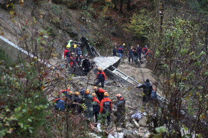 Zonguldak'ta heyelanda göçük altında kalan anne ve oğlunun cansız bedenine ulaşıldı