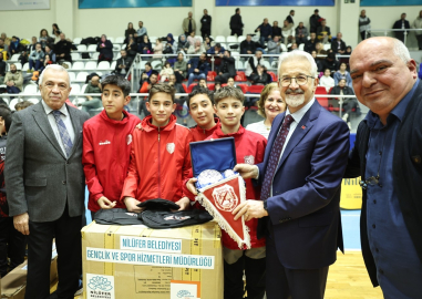 Nilüfer Belediyesi amatör sporcuların yanında  