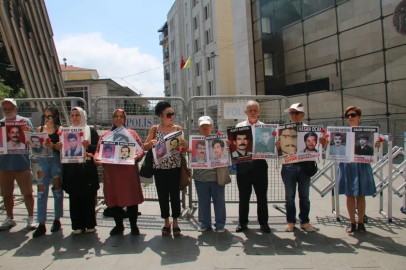 Cumartesi Anneleri Hizbulkontra tarafından kaçırılan iki kişinin akıbetini sordu