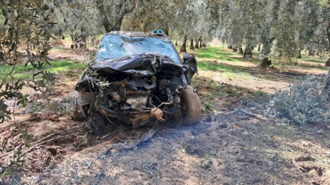 Bursa'da hurdaya dönen araçtan sağ çıktı