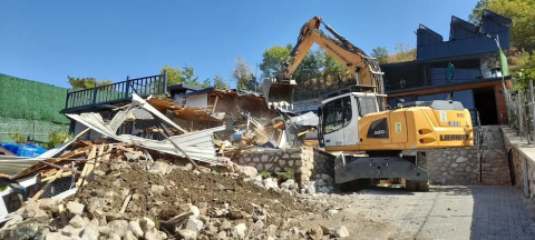 Osmangazi Gökçeören’de kaçak bir villa daha yıkıldı