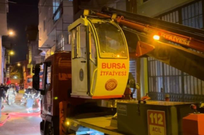 Bursa'da tekstil malzemesi üreten 3 katlı iş yerinde yangın