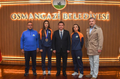 Başkan Aydın şampiyon sporcuları ağırladı