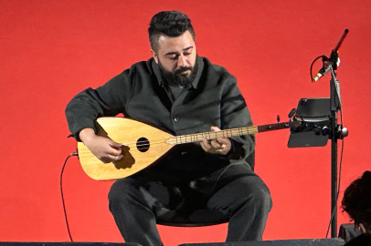 MEM Sahne’de yılın son konserini Karademir verdi