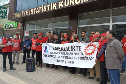 Bursa'da emekliler TÜİK önünden seslendi: TÜİK verileri kirli ve yalan